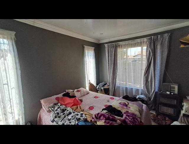 3 BEDROOM HOUSE FOR SALE IN SEBOKENG UNIT 17